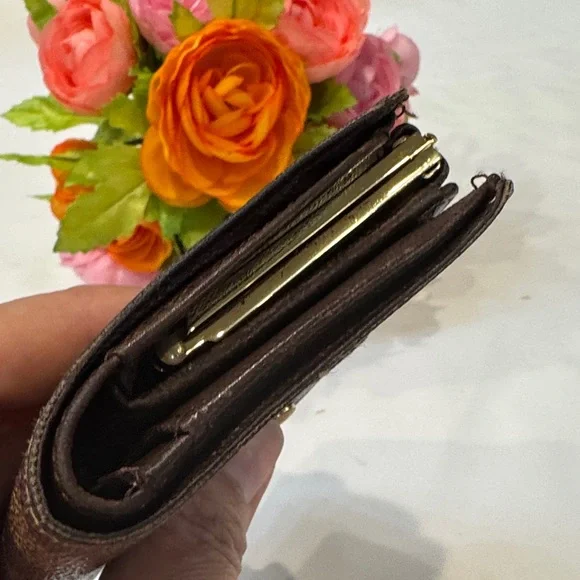 Authentic Louis Vuitton Damier Ebene Kisslock  Wallet - Picture 3 of 11